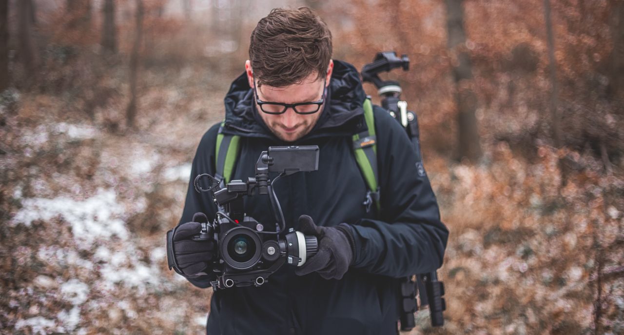 Fotografowanie w plenerze – co przyda się zarówno amatorowi, jak i profesjonaliście?